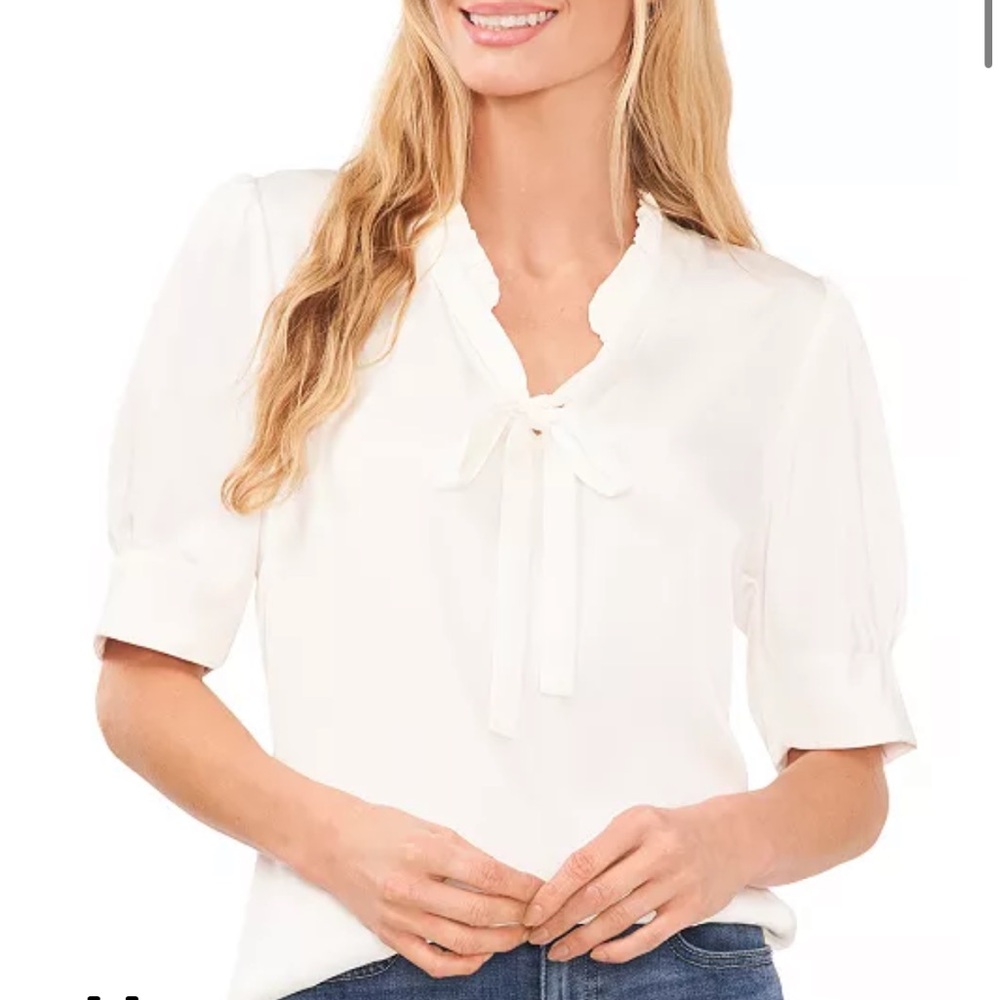 NWT CeCe soft ecru women’s blouse - WITH FLAWS left sleeve in photos size Latge
